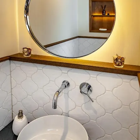 Eye Luxury Suites Hotel