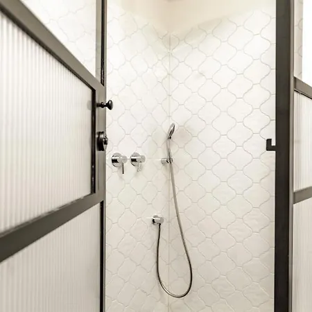 Hotel Eye Luxury Suites 3*