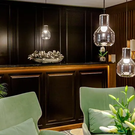 Hotel Eye Luxury Suites 3*