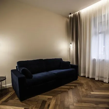 Hotel Eye Luxury Suites 3*