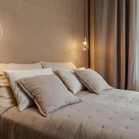 Eye Luxury Suites Hotel