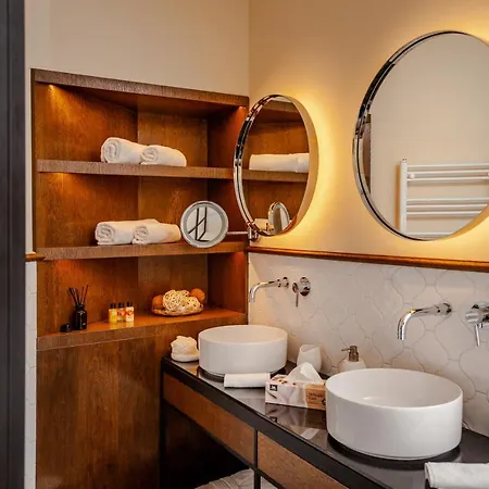 Eye Luxury Suites Hotel